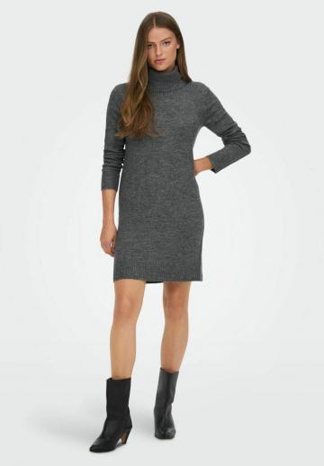 Вязаное платье