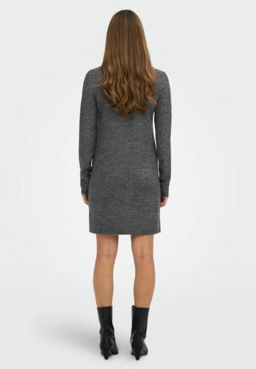 Вязаное платье