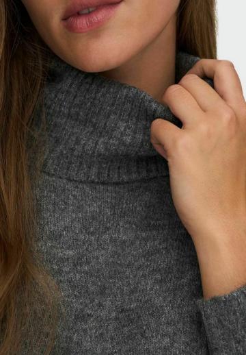 Вязаное платье