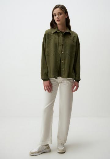 Куртка с накладнымит карманами