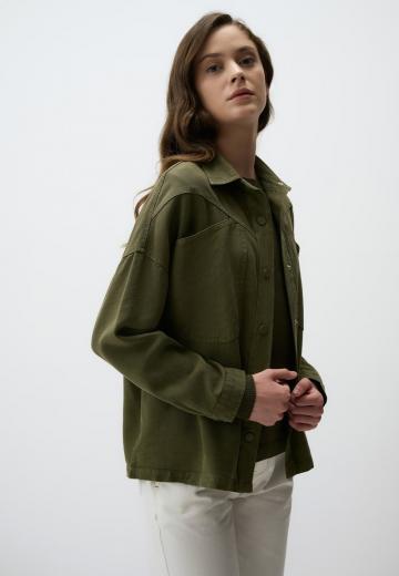 Куртка с накладнымит карманами