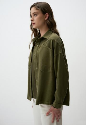 Куртка с накладнымит карманами