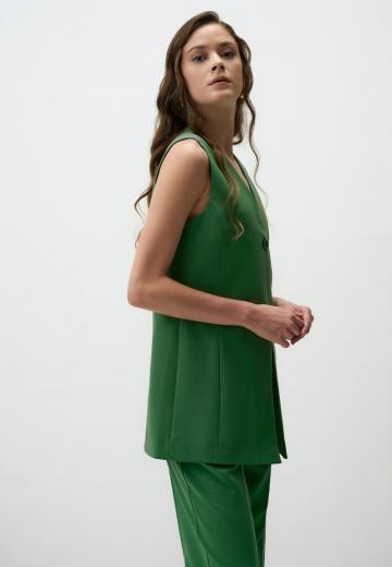 Длинный жилет