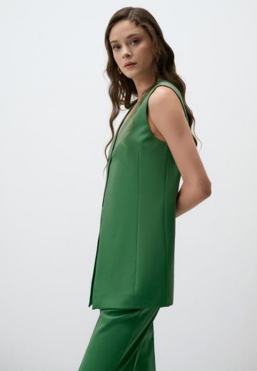 Длинный жилет