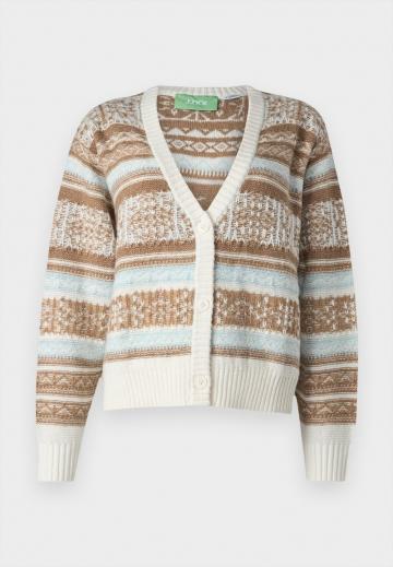 Жаккардовая вязаная кофта