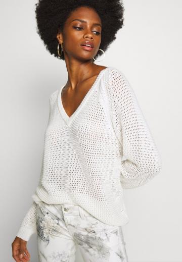 Длинный пуловер