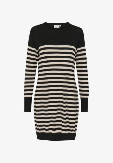 Вязаное платье