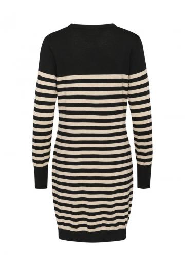 Вязаное платье