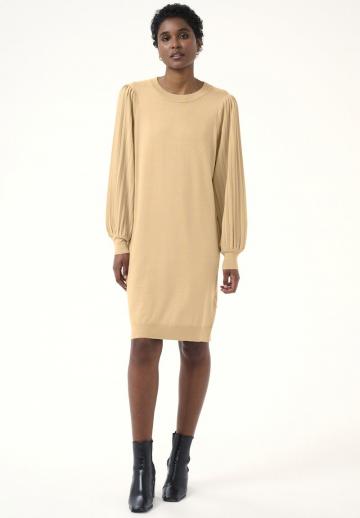 Вязаное платье