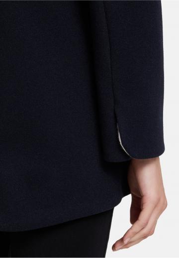 Короткое пальто