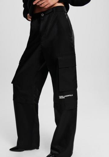Брюки с накладными карманами