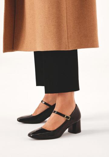 Туфли с высоким носом