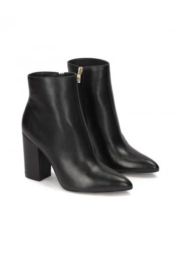 Полусапожки на высоком каблуке