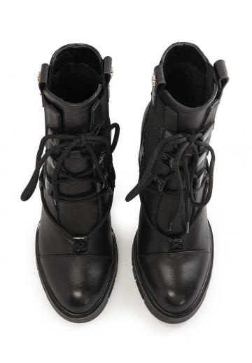 Полусапожки на высоком каблуке