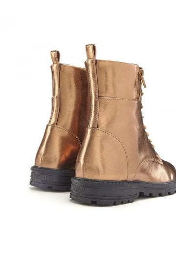 Ботинки на шнуровке