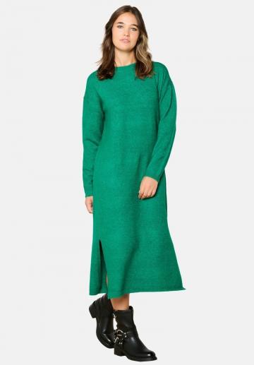 Вязаное платье
