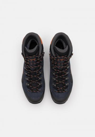 Походные ботинки