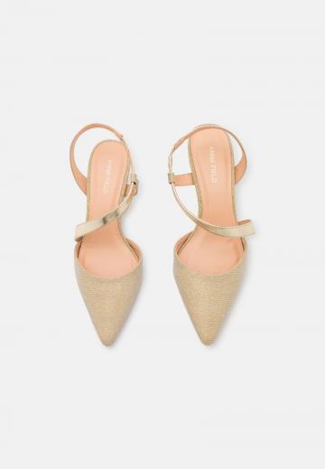 Туфли с ремешком