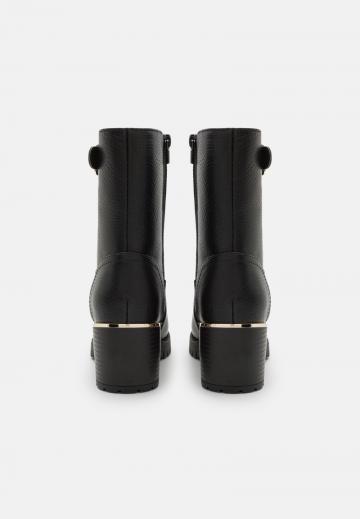 Зимние ботинки