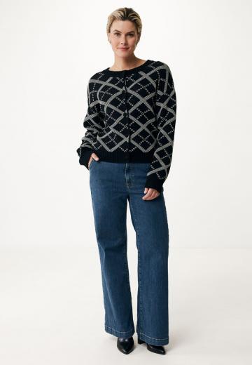 Жаккардовая вязаная кофта