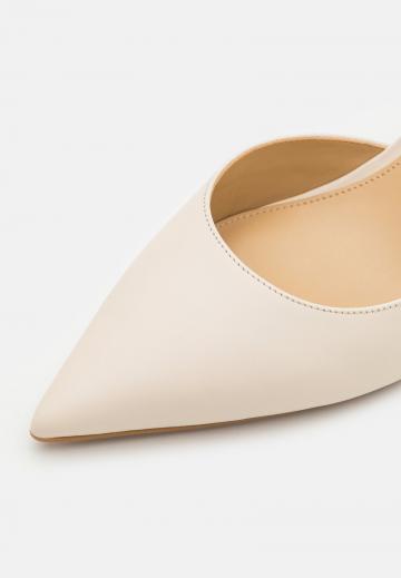 Туфли на высоком каблуке