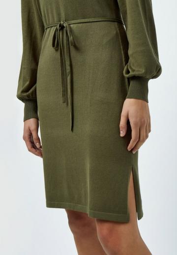 Вязаное платье