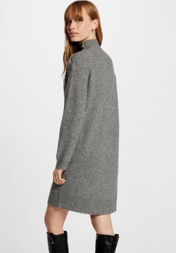 Вязаное платье