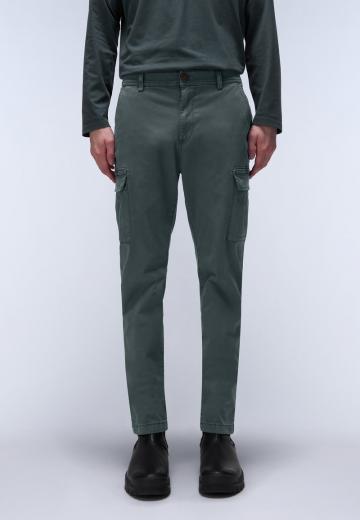 Брюки с накладными карманами