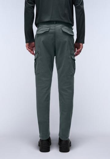 Брюки с накладными карманами