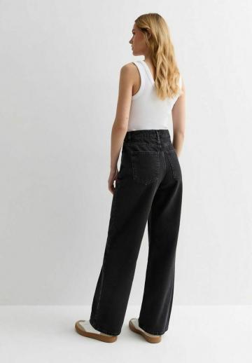 Клешеные джинсы