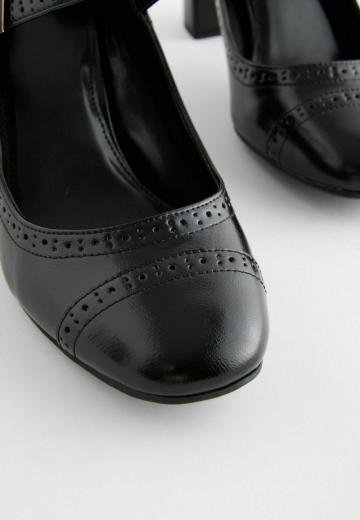 Туфли с ремешком