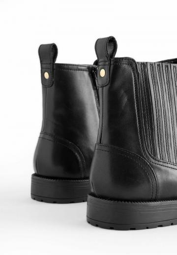 Широкие сапоги