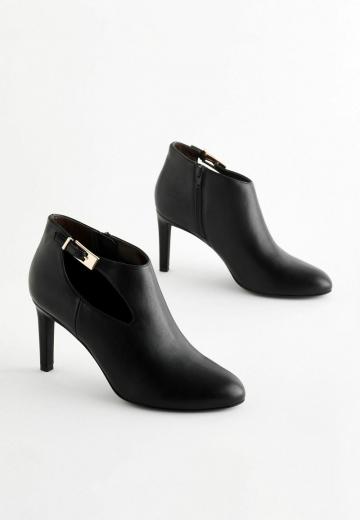 Полусапожки на высоком каблуке