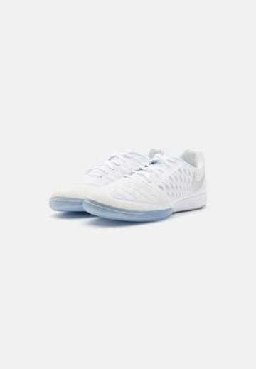 Футбольные бутсы