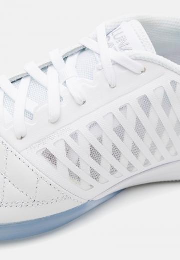 Футбольные бутсы