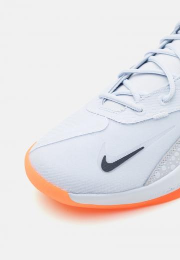 Кроссовки для зала