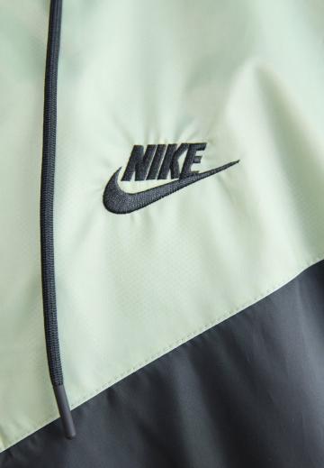 Куртка-дождевик