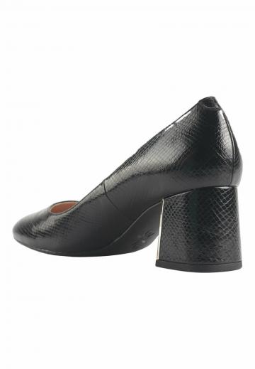 Туфли с высоким носом