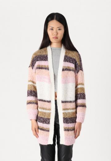 Жаккардовая вязаная кофта