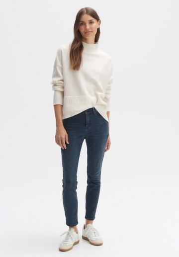 Узкие джинсы