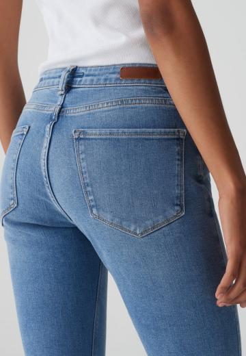 Узкие джинсы