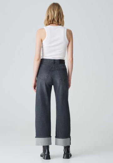 Прямые джинсы