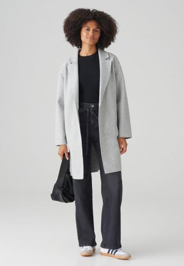 Короткое пальто