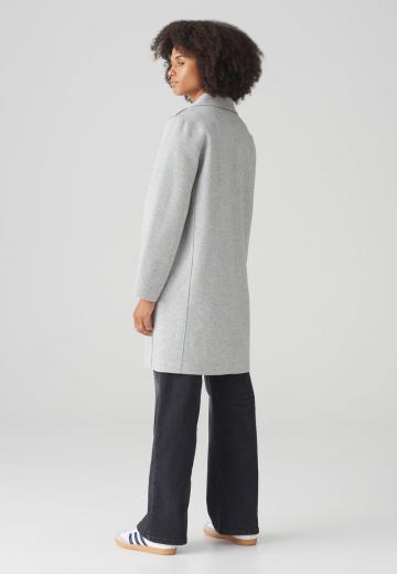 Короткое пальто