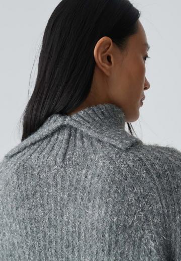 Вязаное платье