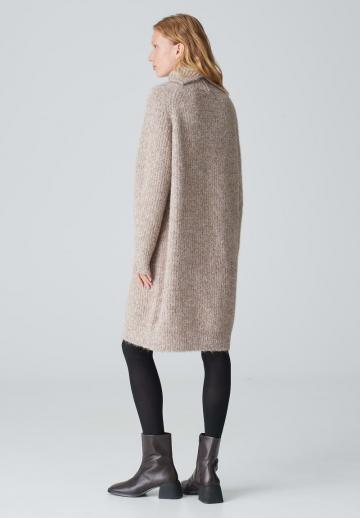 Вязаное платье