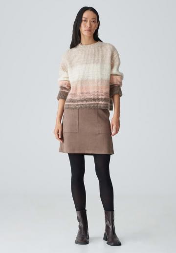 Пуловер в полоску