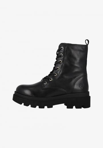 Ботинки на шнуровке