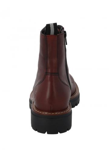 Ботинки на шнуровке