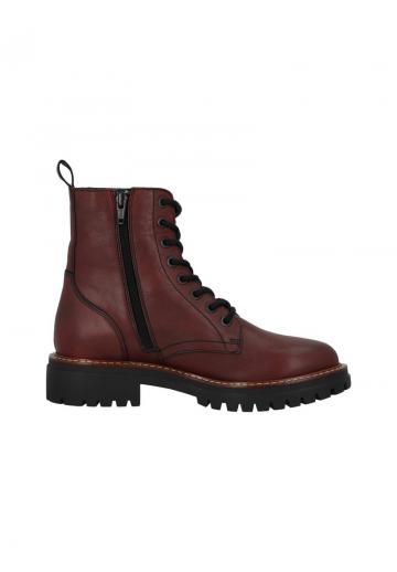 Ботинки на шнуровке